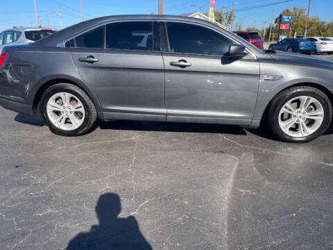 2015 Ford Taurus SEL
