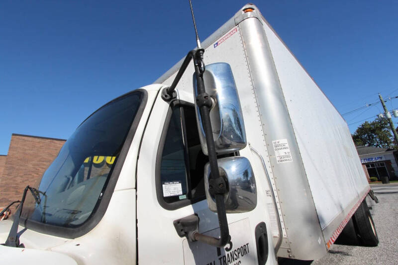 2015 Freightliner M2 106