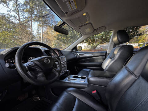 2017 Nissan Pathfinder SL