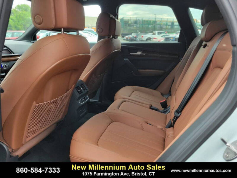 2025 Audi Q5 quattro Premium 40 TFSI