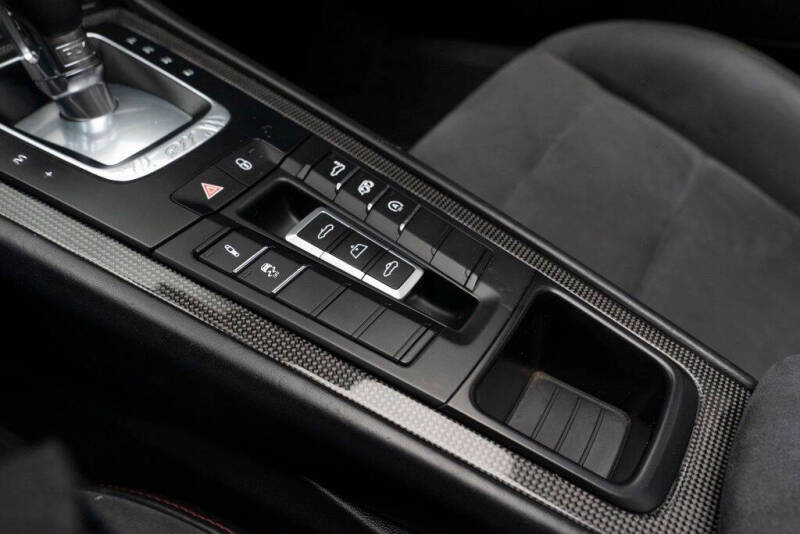 2017 Porsche 911 Carrera GTS