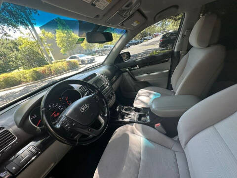 2014 Kia Sorento LX