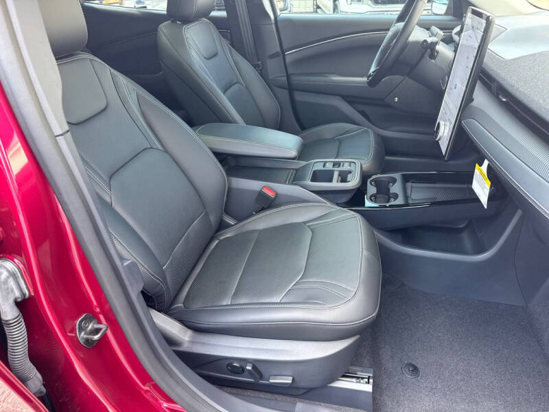 2025 Ford Mustang Mach-E Premium