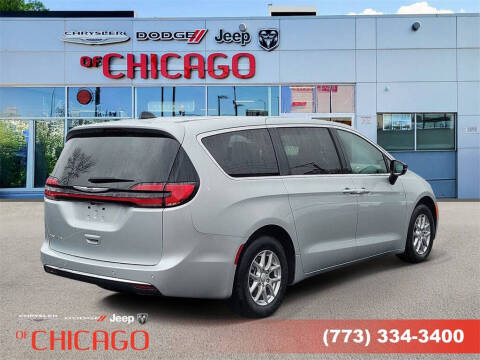 2026 Chrysler Pacifica Select