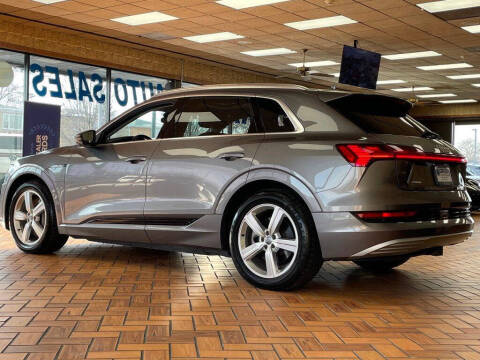 2019 Audi e-tron quattro Prestige