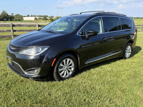 2017 Chrysler Pacifica Touring Plus
