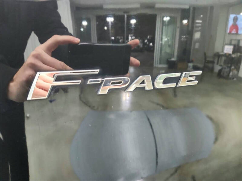 2018 Jaguar F-PACE 25t Prestige