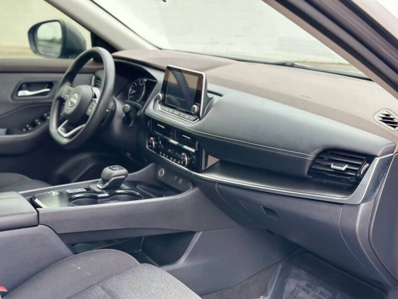 2022 Nissan Rogue SV