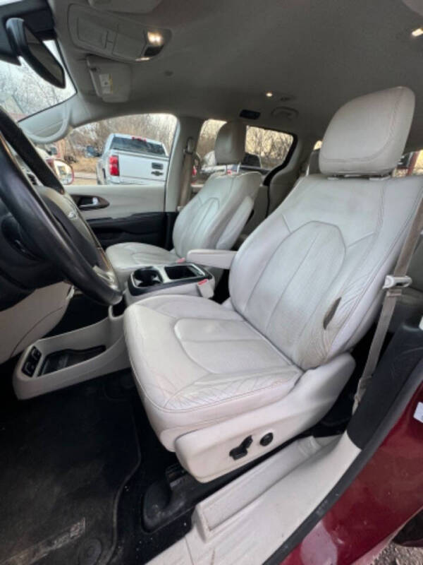 2017 Chrysler Pacifica Touring-L Plus