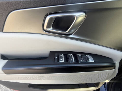 2023 Kia Carnival LX