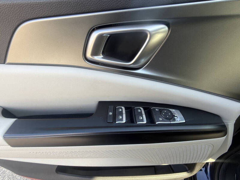 2023 Kia Carnival LX