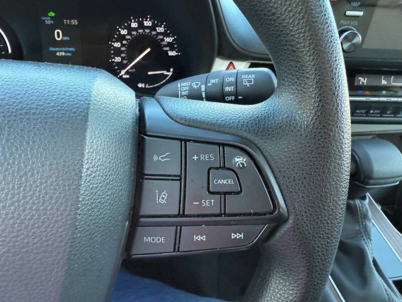 2024 Toyota Sienna LE 8-Passenger