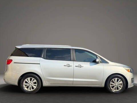 2015 Kia Sedona LX