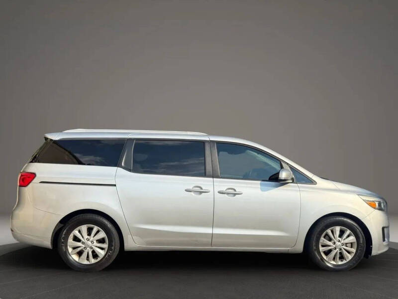 2015 Kia Sedona LX