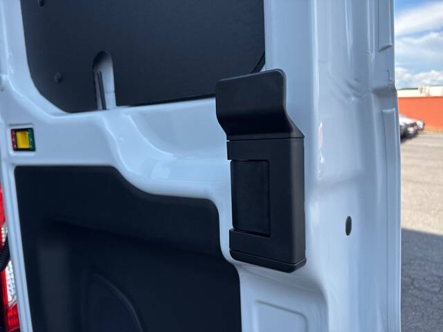 2025 Ford Transit 250