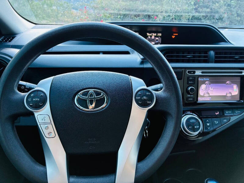 2015 Toyota Prius c One