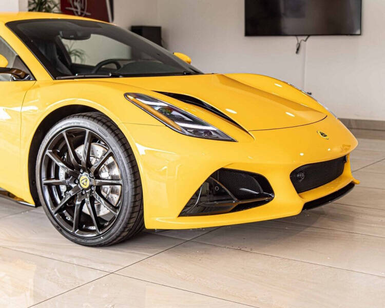 2025 Lotus Emira V6 Base