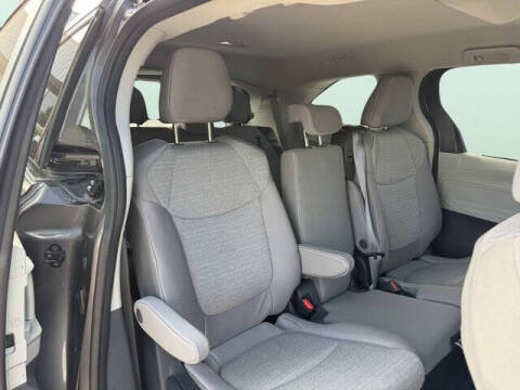 2024 Toyota Sienna LE 8-Passenger