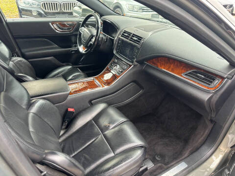 2017 Lincoln Continental Select