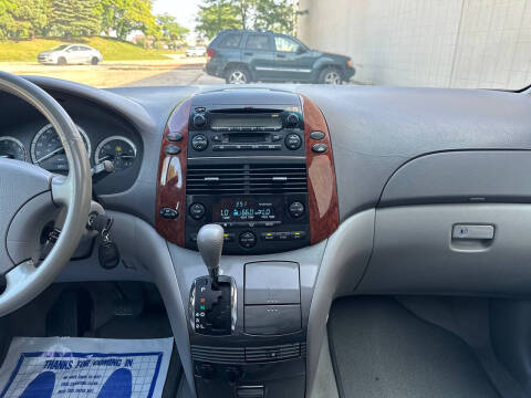 2004 Toyota Sienna XLE 7 Passenger