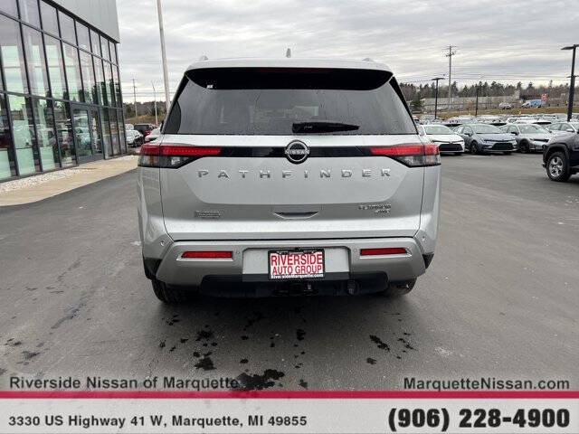 2025 Nissan Pathfinder Platinum