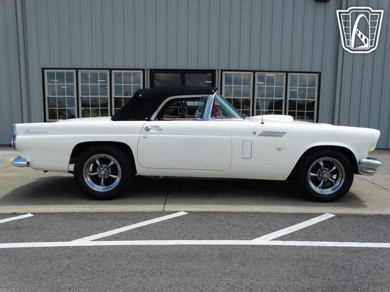 1956 Ford Thunderbird