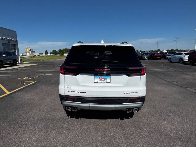 2026 GMC Acadia Elevation