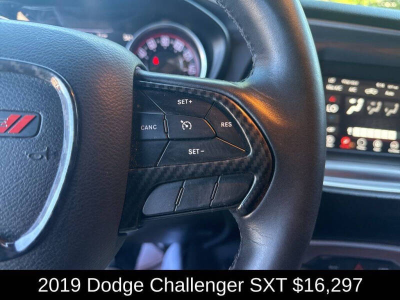 2019 Dodge Challenger SXT
