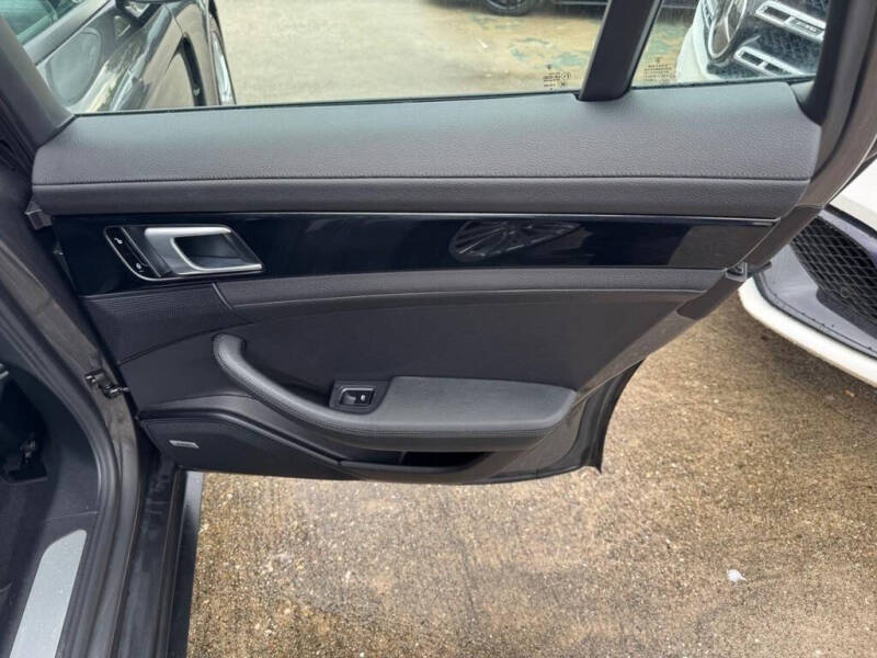 2018 Porsche Panamera