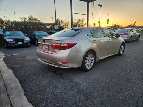 2013 Lexus ES 300h