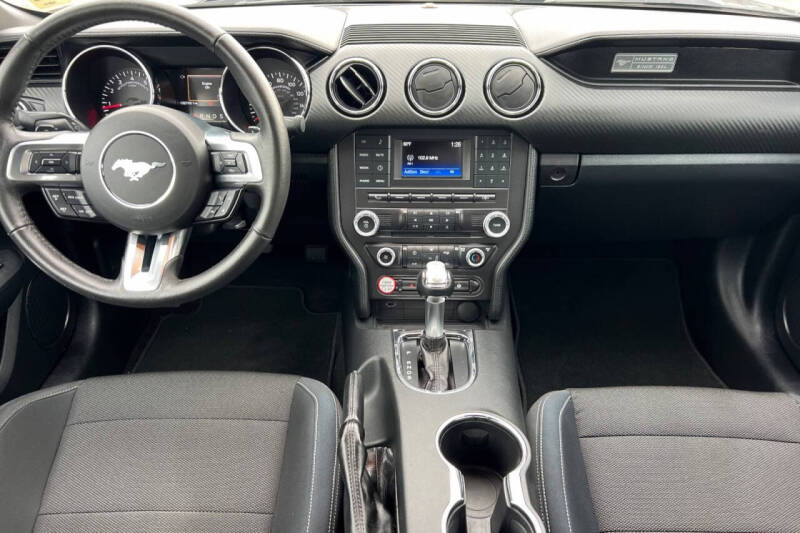 2015 Ford Mustang V6