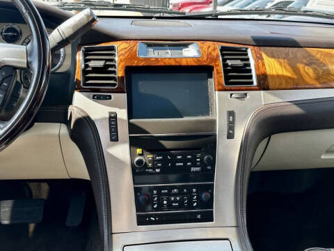 2012 Cadillac Escalade Platinum Edition