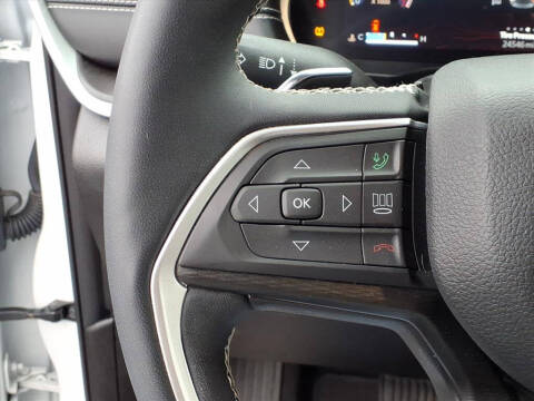 2023 Jeep Grand Cherokee Laredo