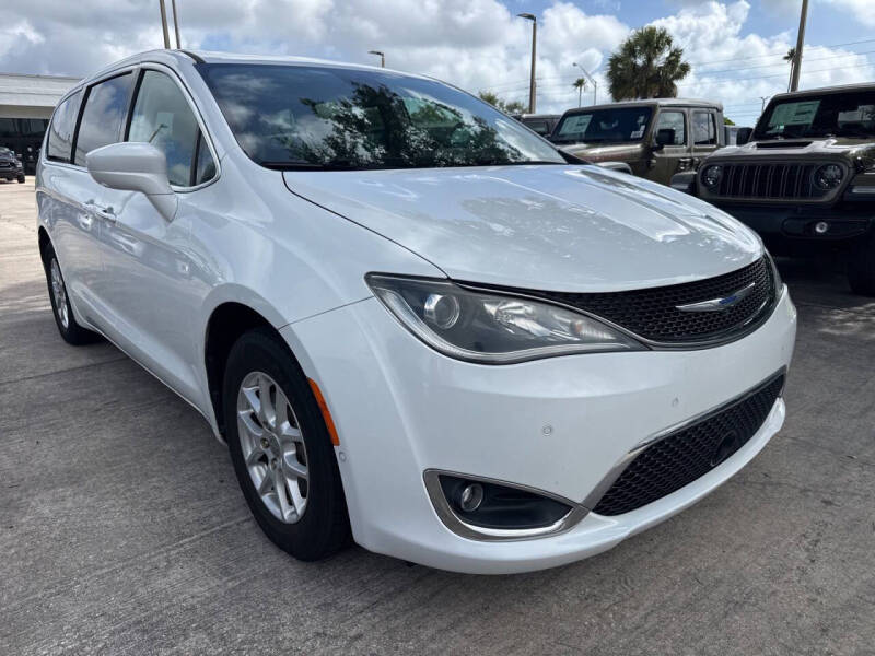 2020 Chrysler Pacifica Touring