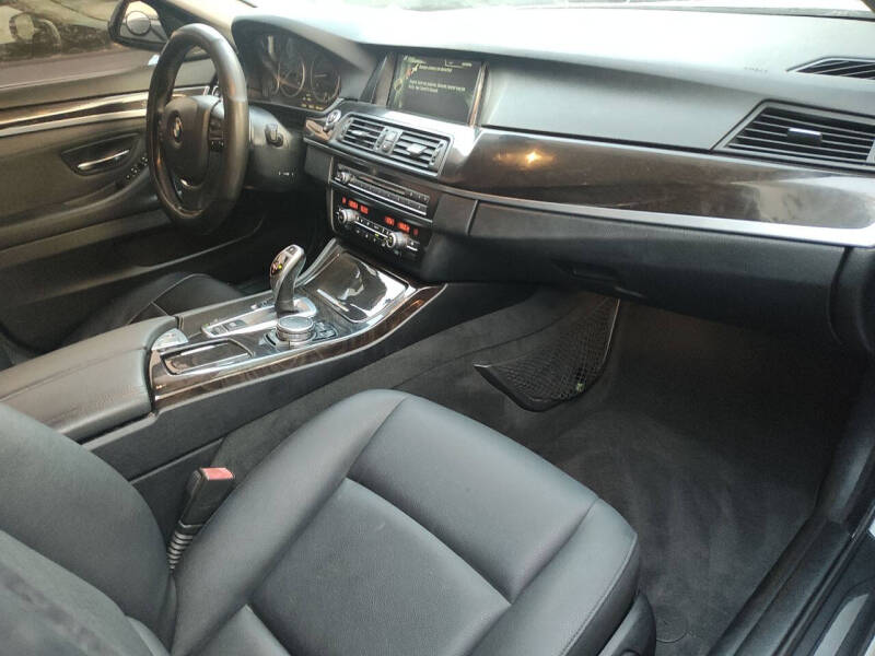 2016 BMW 5 Series 528i
