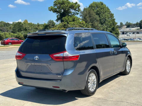 2015 Toyota Sienna XLE 8-Passenger