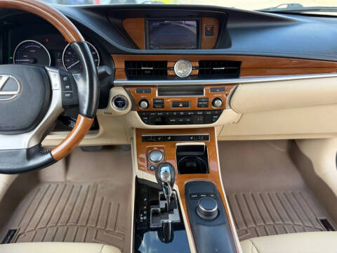 2013 Lexus ES 300h