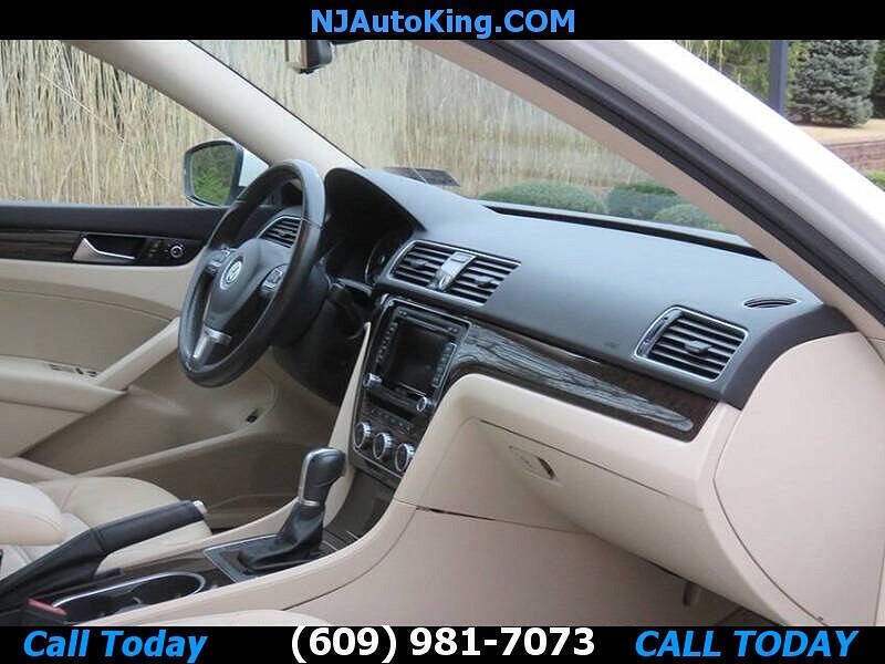 2014 Volkswagen Passat 1.8T SEL Premium PZEV