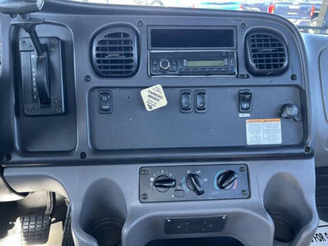 2017 Freightliner M2 106