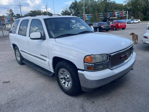 2004 GMC Yukon for sale at AMERICAN AUTO COMPANY in Beaumont TX