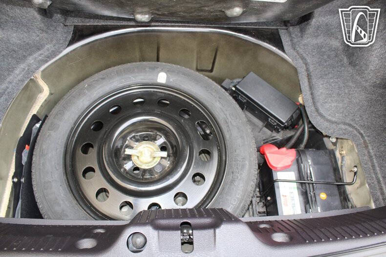 2004 Ford Thunderbird Deluxe
