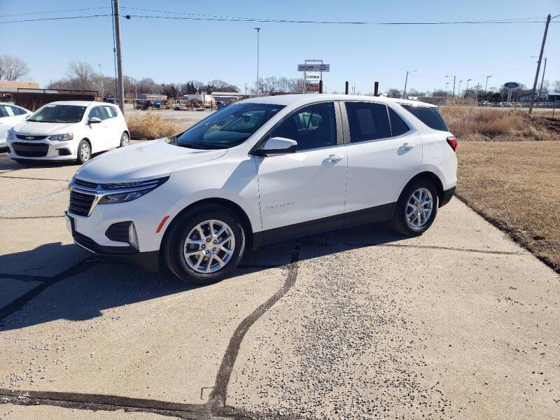 Used 2024 Chevrolet Equinox LT with VIN 3GNAXKEG3RS138257 for sale in Beloit, KS