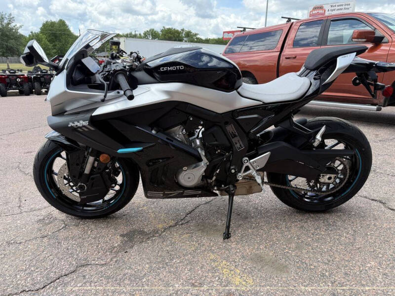 2026 CFMoto CFMOTO 675 SS