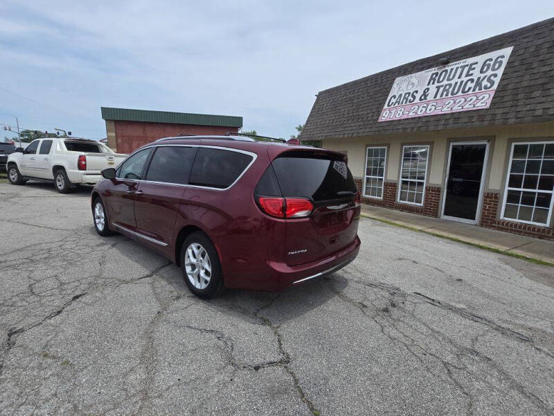 2017 Chrysler Pacifica Touring-L Plus