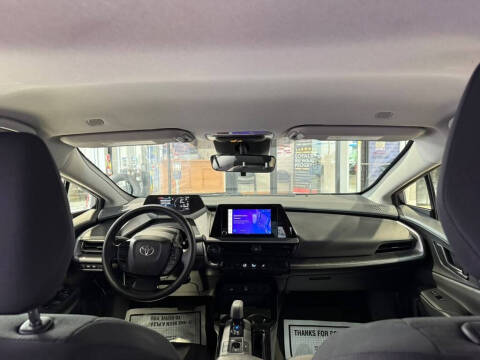 2025 Toyota Prius LE