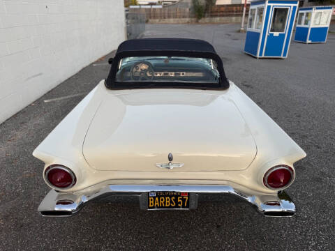 1957 Ford Thunderbird