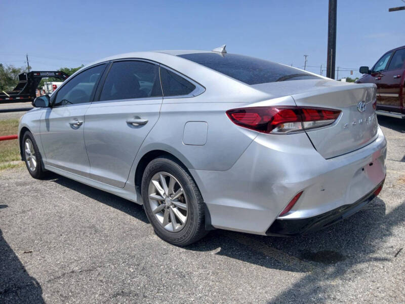 Used 2018 Hyundai Sonata SE with VIN 5NPE24AFXJH616433 for sale in San Antonio, TX