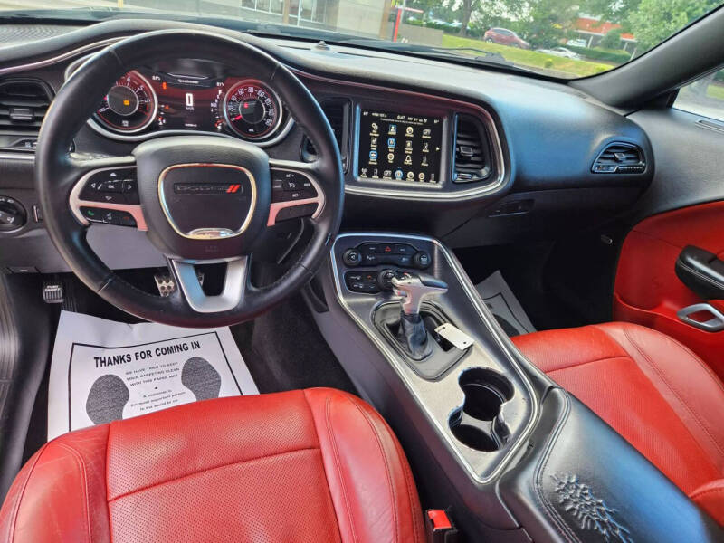 2015 Dodge Challenger SXT Plus