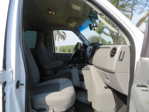 2014 Ford E-Series E-350 SD XLT