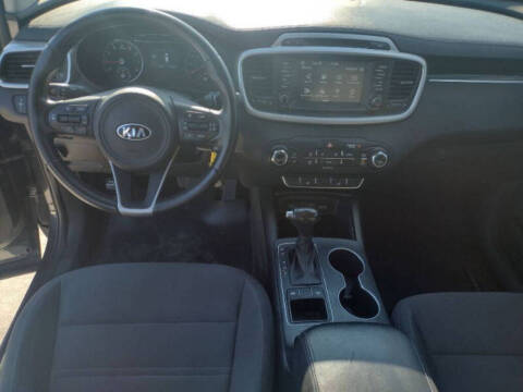2017 Kia Sorento LX